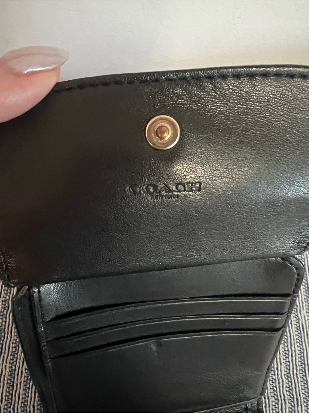 Coach Black Croc-Embossed Leather Wallet with Kiss-Lock - Picture 11 of 13